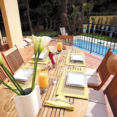 假日公园 Residence Lagrange Vacances Villas Le Carre Beauchene 3*