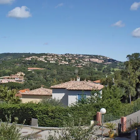 假日公园 Residence Lagrange Vacances Villas Le Carre Beauchene 3*